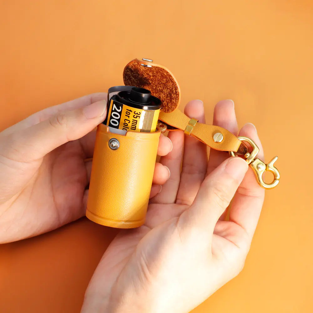 Memory Film Photo Album Keychain for Gifts (Creative)